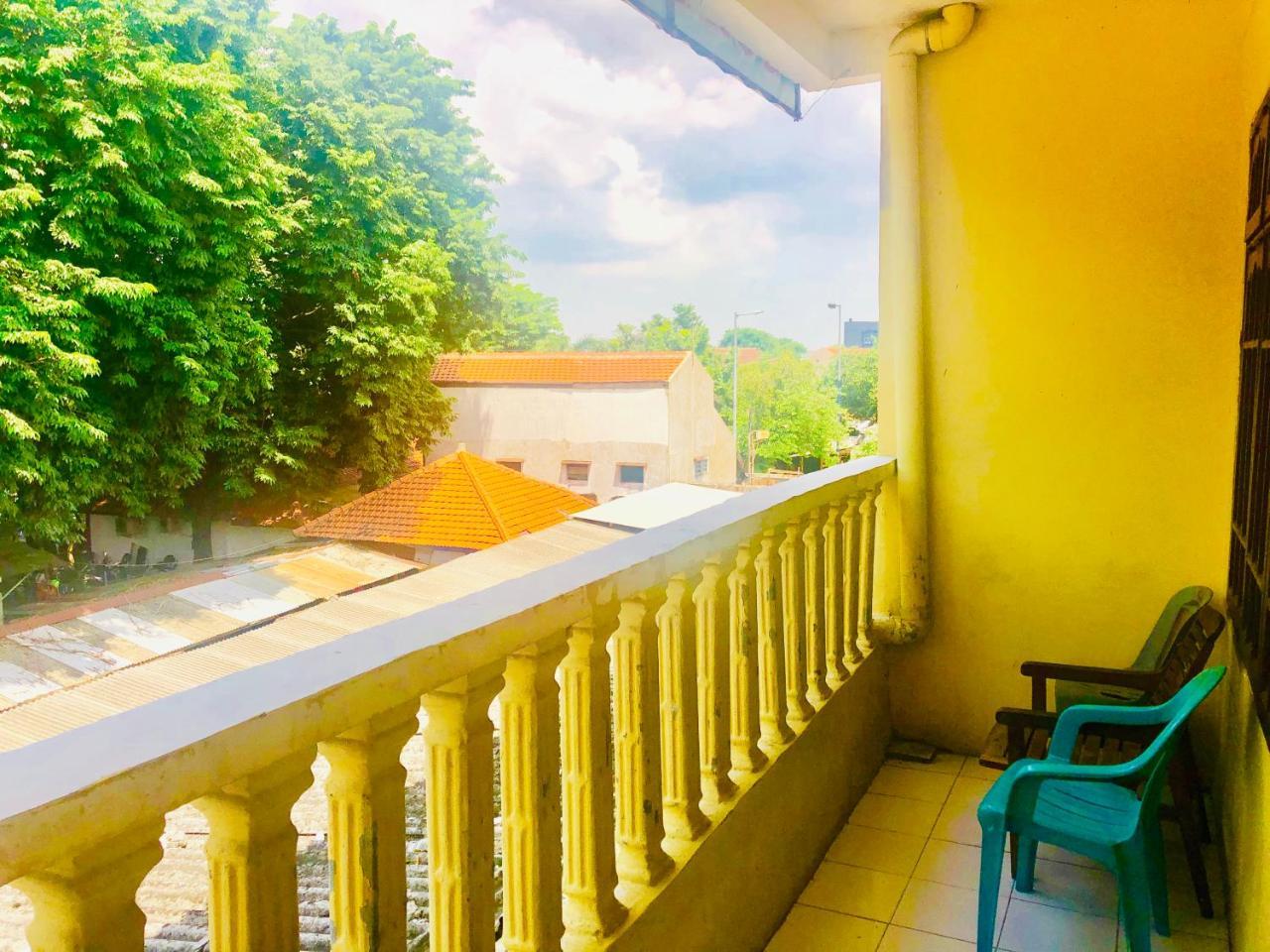 Dharmawati Homestay Syariah At Terminal Purabaya Waru Extérieur photo