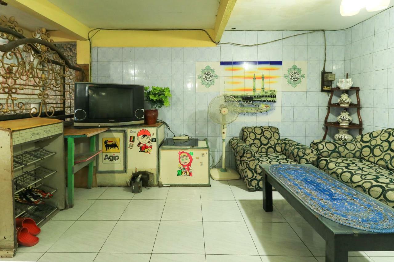 Dharmawati Homestay Syariah At Terminal Purabaya Waru Extérieur photo