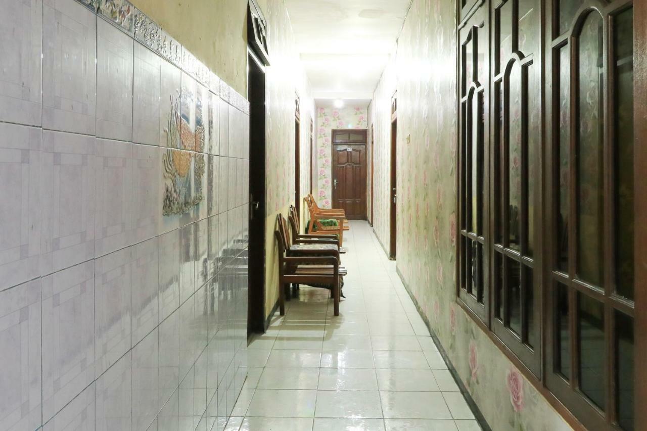 Dharmawati Homestay Syariah At Terminal Purabaya Waru Extérieur photo