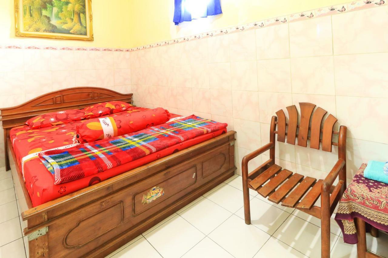 Dharmawati Homestay Syariah At Terminal Purabaya Waru Extérieur photo
