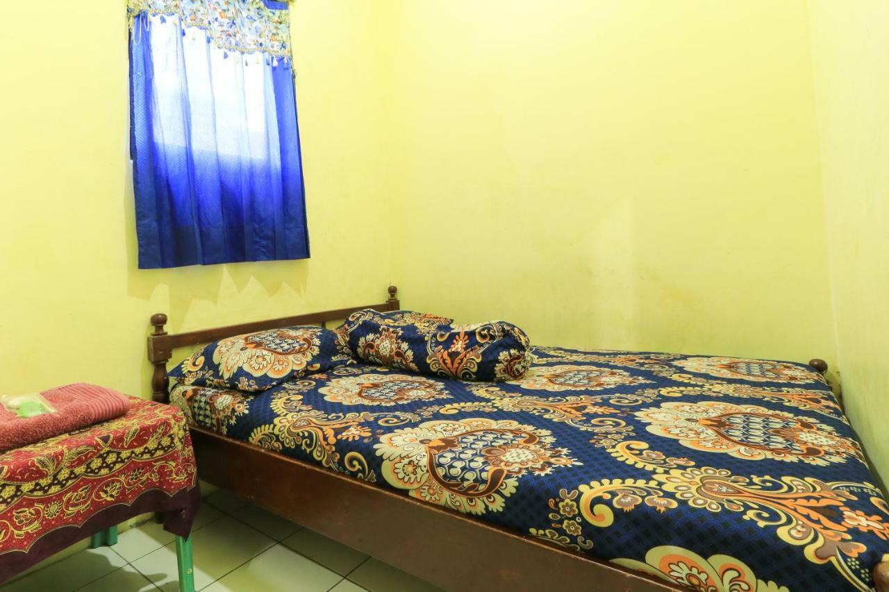Dharmawati Homestay Syariah At Terminal Purabaya Waru Extérieur photo