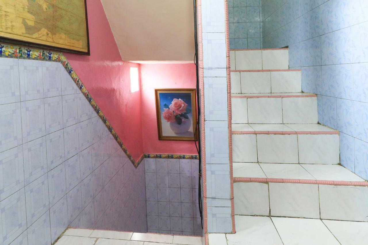 Dharmawati Homestay Syariah At Terminal Purabaya Waru Extérieur photo