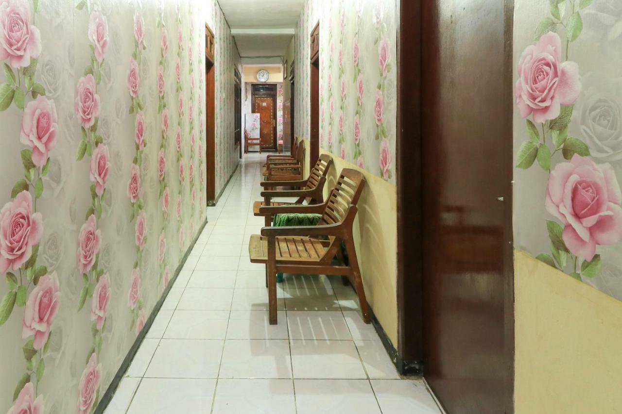 Dharmawati Homestay Syariah At Terminal Purabaya Waru Extérieur photo
